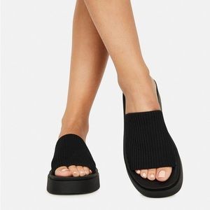 STEVE MADDEN BALANCED WEDGE SANDAL